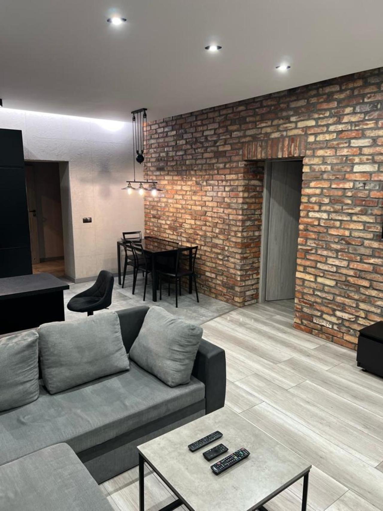 Raciborska Royal Apartment - Miejsce Parkingowe Na Parkingu Strzezonym Gliwice Zewnętrze zdjęcie